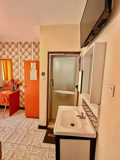 Bathroom 4, Hotel Embassy, Starehe