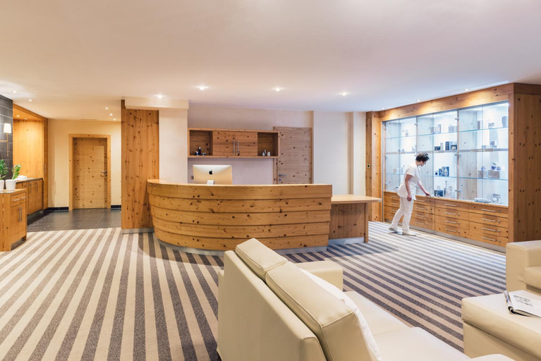 Public Area 4, Alpenpalace Luxury Hideaway & Spa Retreat, Bolzano