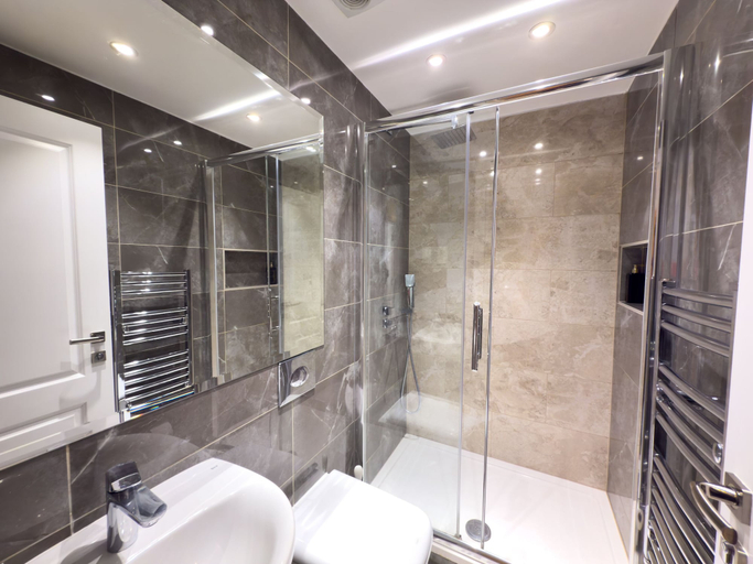 Bathroom 3, Marylebone Executive Apartments, London