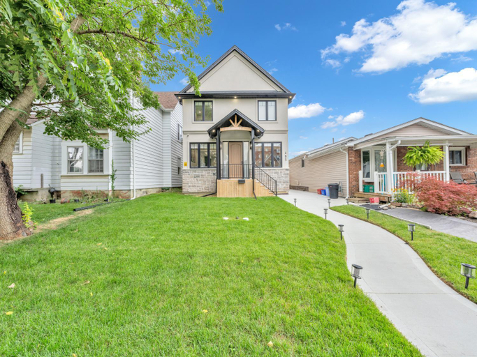 4, 5 Bedrooms Modern Oasis in Downtown Area, Essex