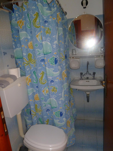 Bathroom, Liberty II, Attica