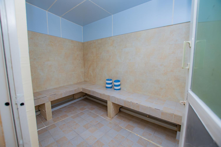 Bathroom 5, Majestic Lakefront Hotel & Suites, Gandaki