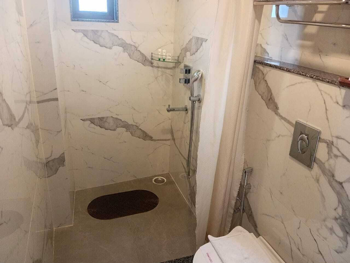Bathroom 4, Hotel Heiga, East Khasi Hills