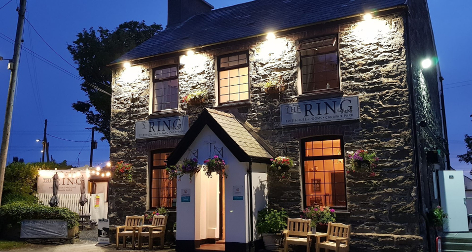 Exterior & Views, The Ring Pub Bed and Breakfast, Anglesey