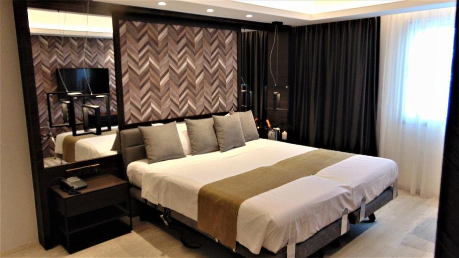 Bedroom 2, Almond Business Hotel