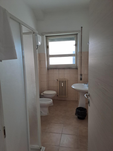 Bathroom 3, Gold Sunshine srls Guest House o Affittacamere, Roma