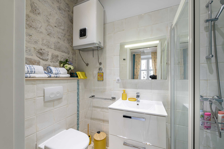 Bathroom 4, Apartments L&L Old Town, Dubrovnik