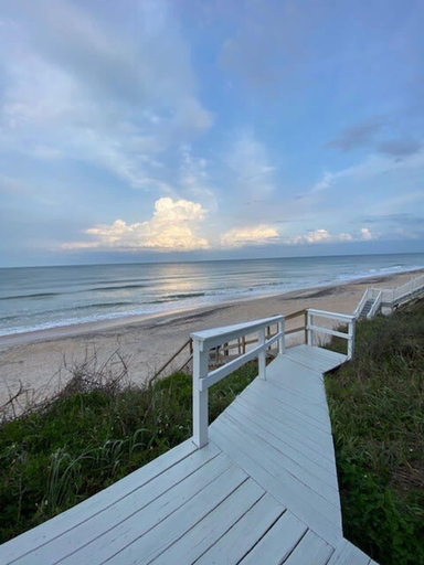 Room 5, Oceanfront Blissful Sunrises Beach Gear BBQ, Saint Johns