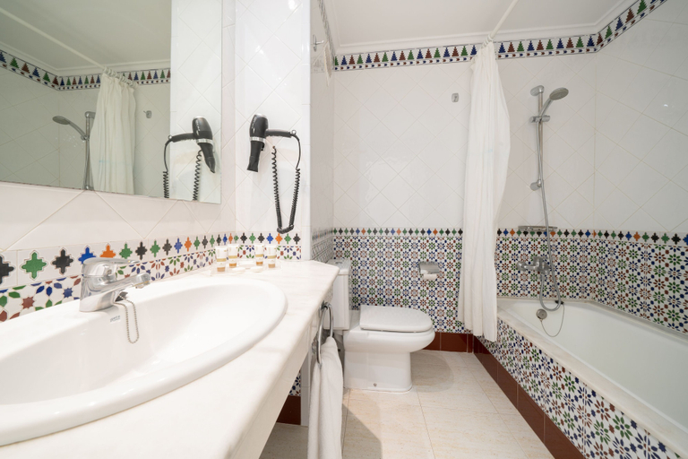 Bathroom 5, Plus Fariones Apartamentos, Las Palmas