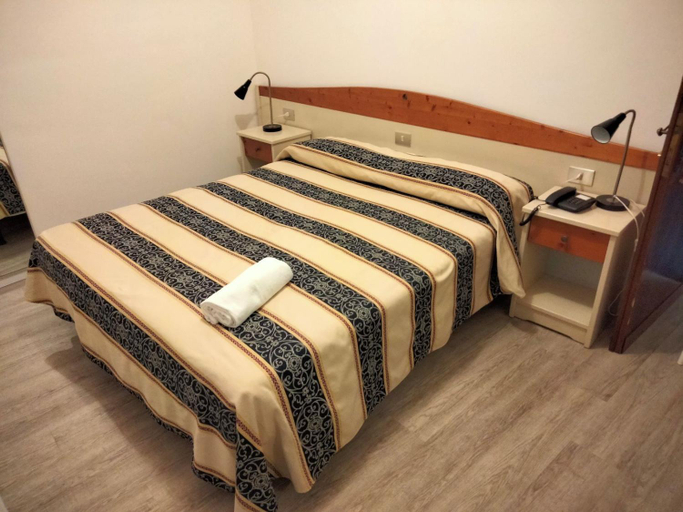 Bedroom 2, Hotel Kristall, Venezia