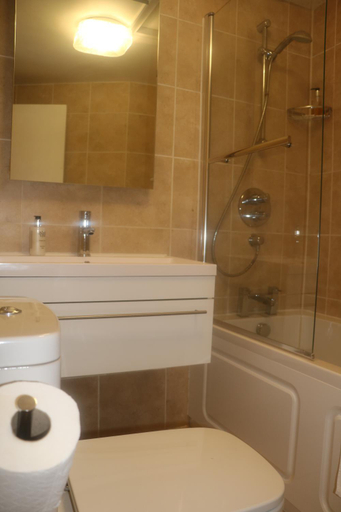 Bathroom 4, Barry House Hotel, London