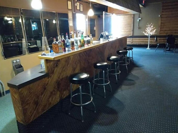 Food & Drinks 5, Shoal Lake Motor Inn, Division No. 15