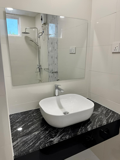 Bathroom 3, Equator Retreat