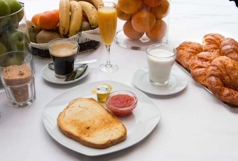 Food & Drinks 5, Hostal Castilla, Toledo