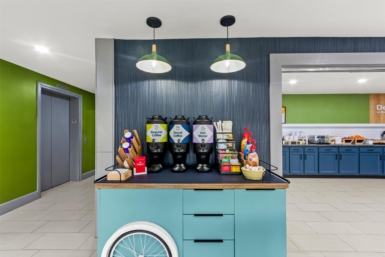 Food & Drinks 2, Spark by Hilton Lexington Hamburg, Fayette