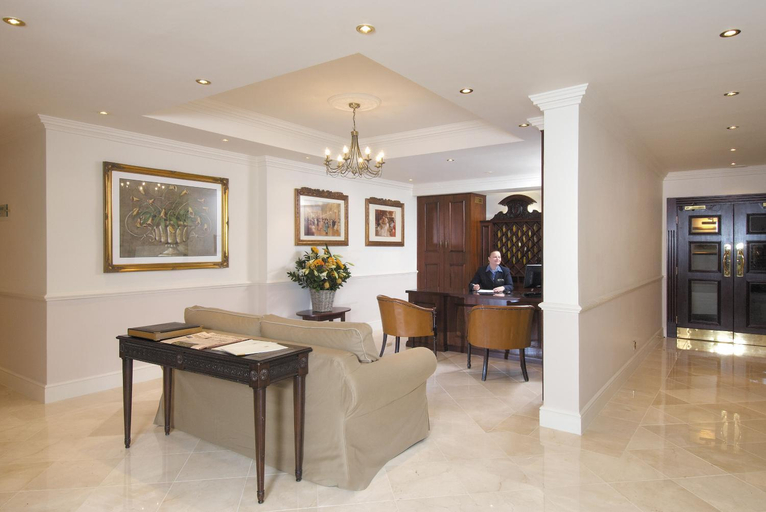 Public Area 4, Grovefield House Hotel By Uno -FREE PARKING, Buckinghamshire