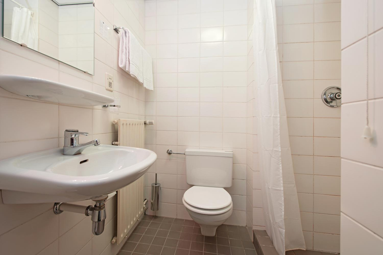 Bathroom 4, Fletcher Hotel - Restaurant Prinsen, Heusden