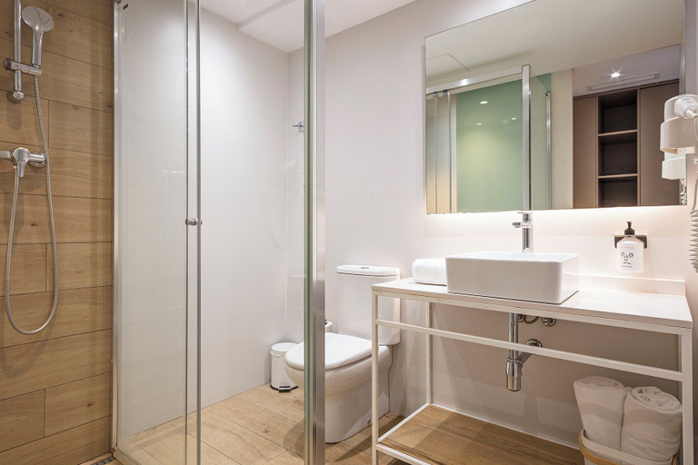 Bathroom 4, Aparthotel BCN Montjuic, Barcelona