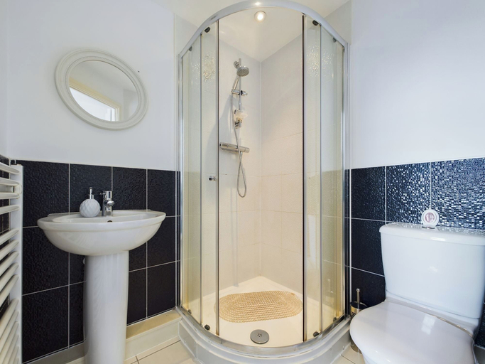 Bathroom 2, Riverfront Staffordshire Retreat, Staffordshire