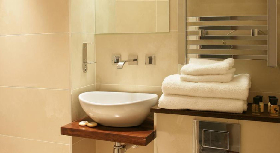 Bathroom 4, The Jade Hotel, London