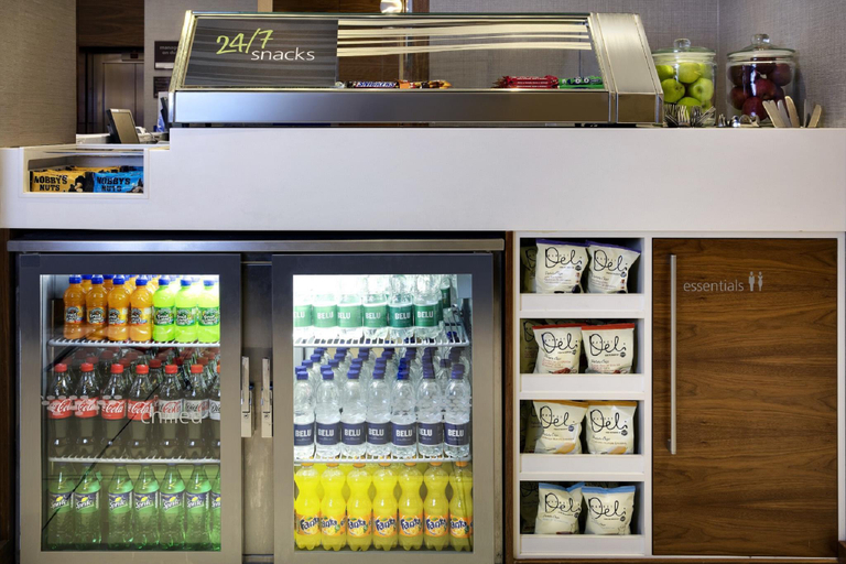 Food & Drinks 5, Hampton by Hilton London Croydon, London