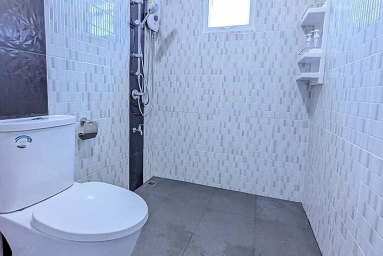 Bathroom 4, 3-Bedroom Chiang Mai House, San Sai
