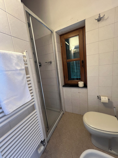 Bathroom 5, Locanda Valeria, La Spezia