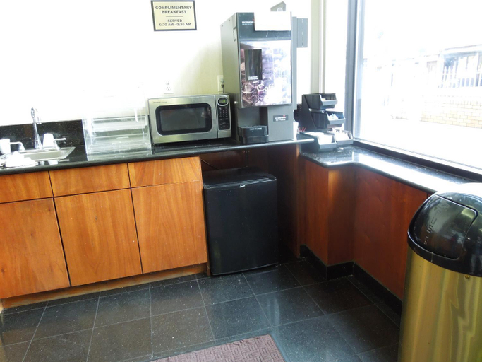 Public Area 2, Red Carpet Inn Brooklyn, New York