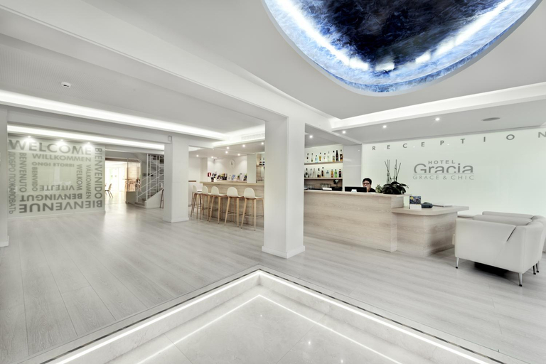 Public Area 2, Gracia, Baleares