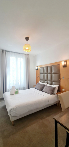 Bedroom 3, Hotel de France, Paris