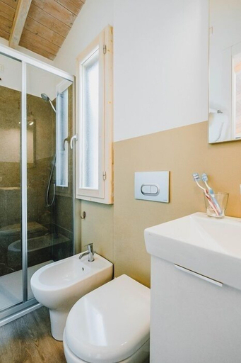 Bathroom 3, Natural Village Resort, Macerata
