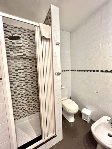 Bathroom 4, Hotel Como, Syracuse