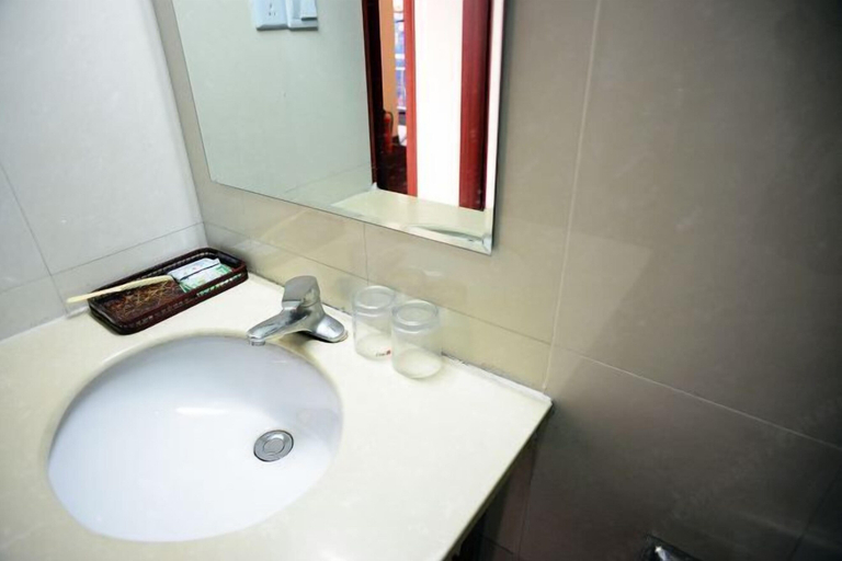 Bathroom 2, Gao Feng Hotel, Shanghai