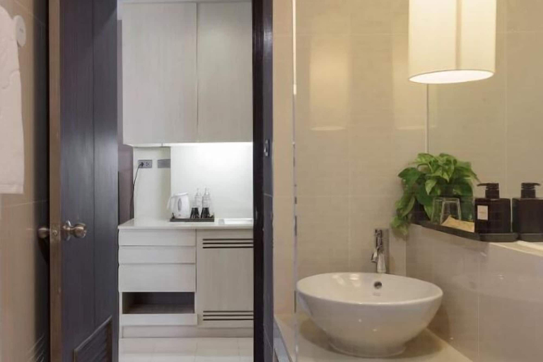 Bathroom 11