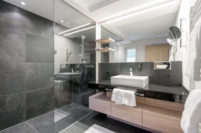 Bathroom 5, AlpenParks THE SECRET Solden, Imst
