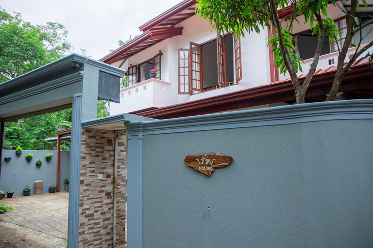 Exterior view, VDN House, Galle Four Gravets