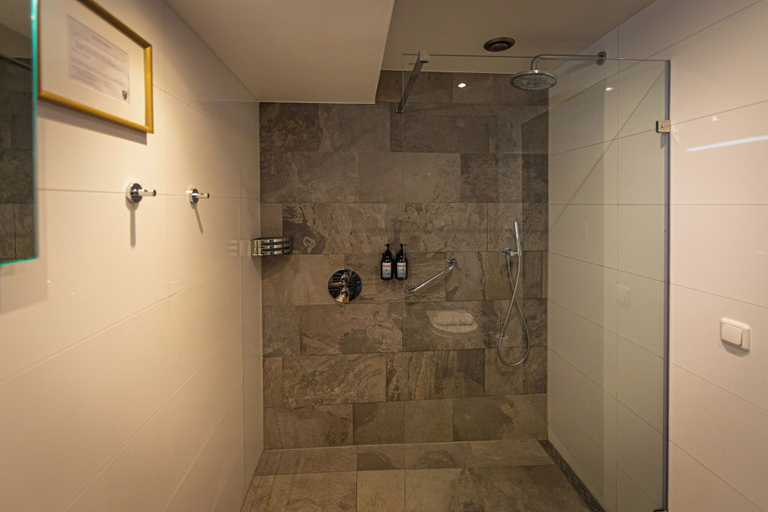 Bathroom 3, Buitenplaats Kasteel Elsloo, Stein