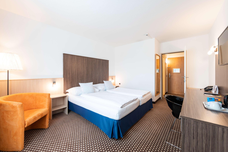 Bedroom 3, Best Western Smart Hotel, Mödling