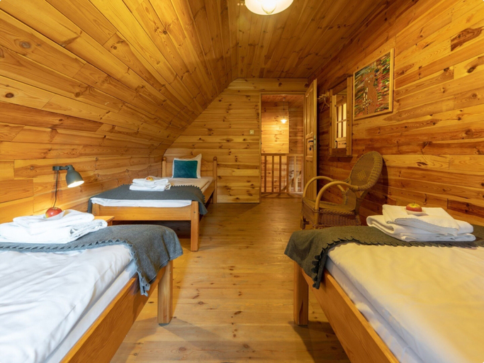 Room 3, Holiday Home in Belczna Near Klepnicko Lake, Łobez