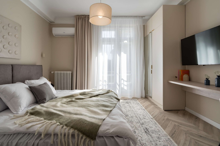Room 4, Elegant 3BR Retreat - Steps Away Cismigiu Gardens, Municipiul Bucuresti