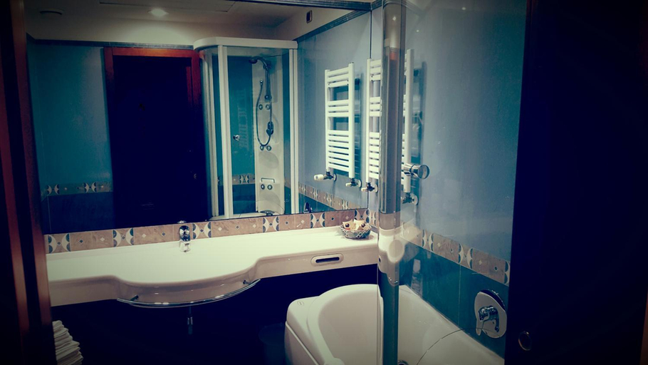 Bathroom, Gardenia Hotel, Reggio Di Calabria