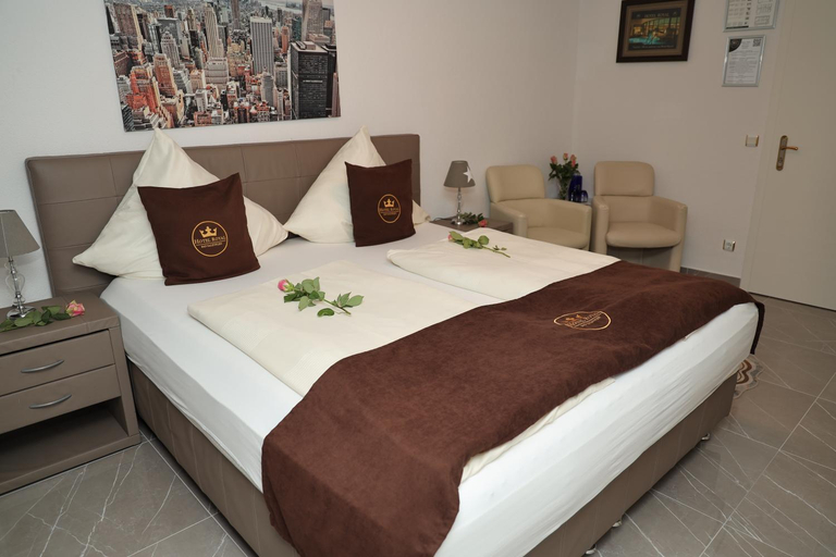 Bedroom 2, Hotel Royal, Lippe
