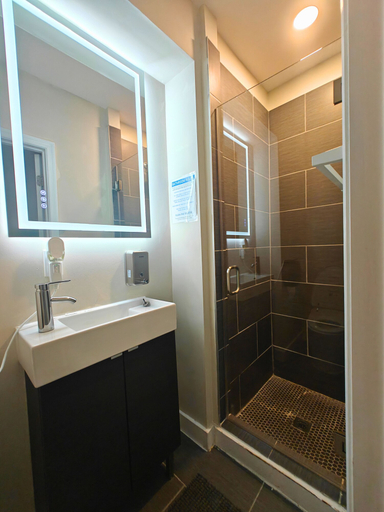 Bathroom 3, I Street Capsule Hostel, Washington D.C.