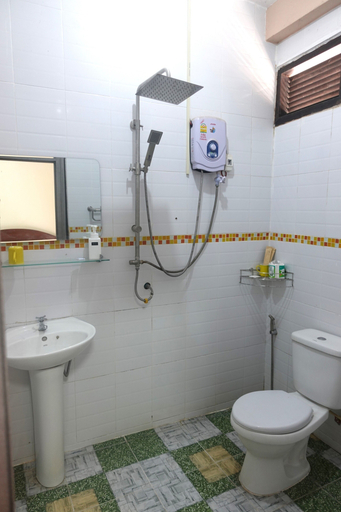 Bathroom 5, Champa Inn Hotel, Vangvieng