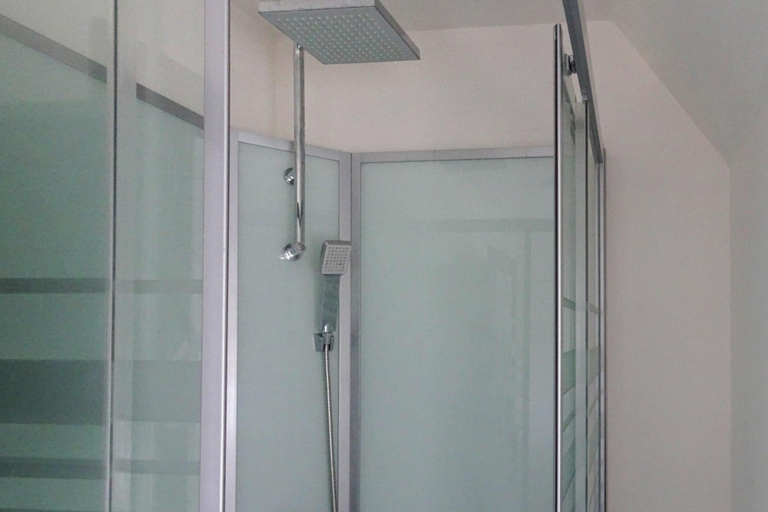 Bathroom, Holiday Home near Rosa Granite Coast Beaches, Côtes-d'Armor