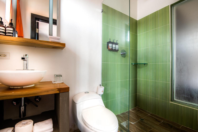 Bathroom, Tantalo Hotel - Kitchen - Roofbar, Panamá