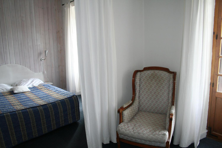 Bedroom, Auberge du Lac, Vosges