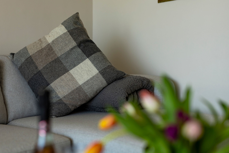 Room 4, 9 Strandways - Sea Views Parking Beach Access, Pembrokeshire