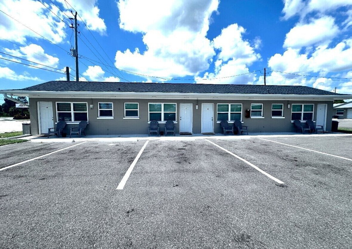 Exterior & Views 2, Lemon Bay Motel, Charlotte