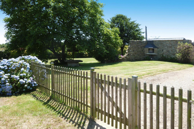 Others 4, Holiday Home in Plogonnec near Sandy Beaches, Finistère
